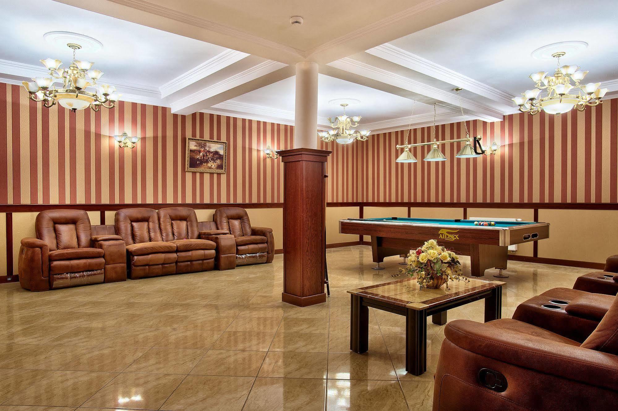 Hotel - Dworek Tryumf Ksiezyno Ngoại thất bức ảnh